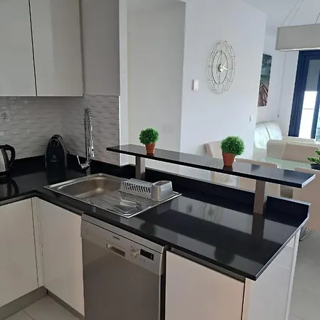 Bright Sea Senses With Sea Views דירה טורבייחה