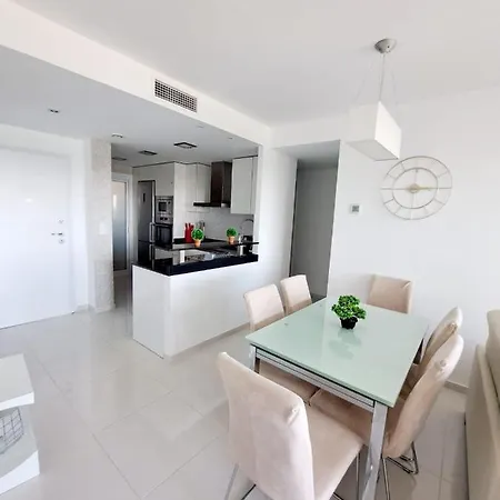 Bright Sea Senses With Sea Views דירה