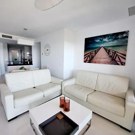 Bright Sea Senses With Sea Views דירה טורבייחה