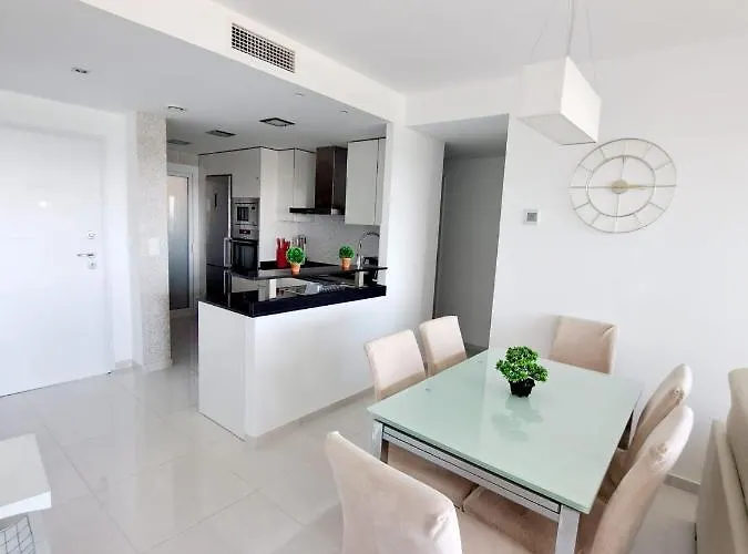 Bright Sea Senses With Sea Views Lägenhet