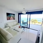 Апартаменты Bright Sea Senses With Sea Views Торевьиа